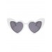 Dekoratyviniai balti akiniai širdelės