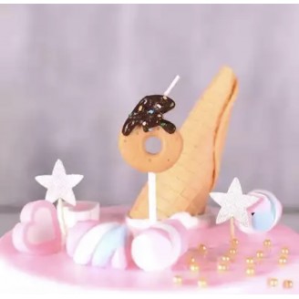 Žvakutė skaičius 6 “Šokoladinis sausainis ”