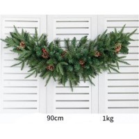 Dirbtinės eglės juosta ant židinio (90cm) Dirbtinės eglės juosta ant židinio (90cm)
